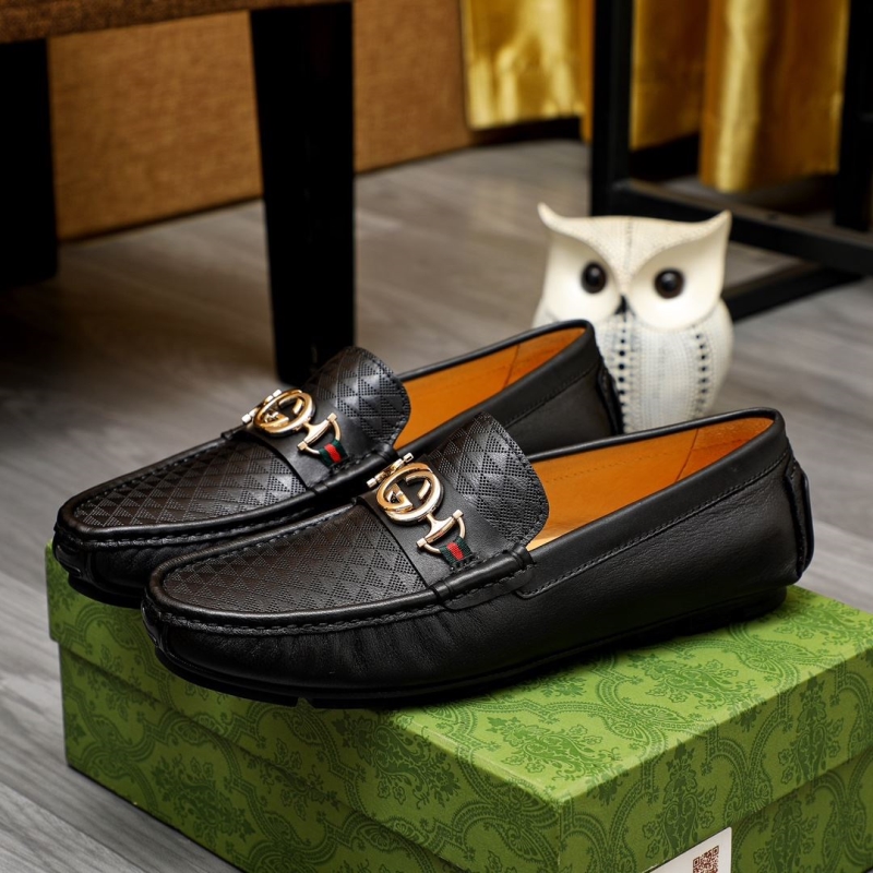 G*u*i leather shoes